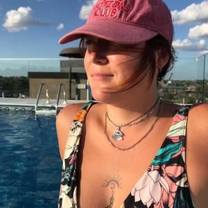 Meet your Posher, Laurie